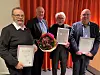 40-årsjubilantene: Fra venstre ser vi maskinførerne Tor Sørhaug, Kåre Kurås og Geir Olsen. Sørhaug og Kurås er fra Topaas og Haug. Helt til høyre står vekteren Hans Kåre Solli Reinsli.