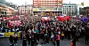KVINNEDAGEN: 8. mars blir kvinnedagen markert over hele landet – frå Tromsø i nord til Kristiansand i sør. Her kan du se listen med de vedtatte parolene. Bildet viser 8. mars-arrangement på Youngstorget i Oslo i 2018.