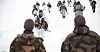 Ett hovedkrav fra både forsvarsledelsen og opposisjonen har vært flere «folk på bakken». Men fra regjeringens side legges det ikke opp til noen opptrapping i antall.