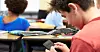 Skolenes landsforbund er kritisk til mobilforbud i skolen.