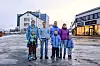KJEMPER: Beate Kristiansen (bak t.h.), mannen, Morten Rune Simonsen og sønnene Lukas(8) og William (4) har satset på en fremtid på Finnsnes. Klubbleder Gunnar Bertheussen (t.v.) og tillitsvalgt Allan Arnesen jobber for å få Telenor til å snu. Foran t.v. Richard Felix Bertheussen (8),