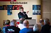 Sentralbanksjef Øystein Olsen innelder for delgasjonene fra Fellesforbundet og Norsk Industri i forbindelse med årets tariffoppgjør.