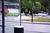 Flere av flaggene som Palestina-gruppa hang opp, var tatt ned da Fontenes utsendte var på besøk i Skien, men noen hadde fått henge.