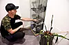 DEN FØRSTE: Audun Brede på Service har tatt vare på alle mobiltelefon-modellene som er brukt i LO.