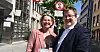 LO-sekretær Kathrine Haugland Martinsen hadde med seg et lego-hus til statssekretær Martin Østtveit-Moe for å symbolisere LOs ønsker på boligmarkedet.