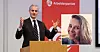 Denne debatten skal Arbeiderpartiet være til stede i, med tydelig støtte til oljearbeidere, sier Ap-leder Jonas Gahr Støre.