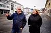 TILFLYTTER: Walfred Andersson er svært engasjert i Norsk Folkehjelp. Her sammen med Anna Orel fra Ukraina, som har funnet seg godt til rette i lokalsamfunnet. Hun snakker godt norsk, og har to jobber i Malm.
