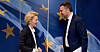EU-kommisjonens president Ursula von der Leyen og leder av DEFS, europeisk fagbevegelse, Luca Vinsentini. De to er enige om at det er behov for et minstelønnsdirektiv i EU. Det er de nordiske landene sterkt i mot.