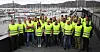 VESTENE PÅ. Deltagerne på Distrikt Nordlands streikekurs i Bodø 22. april, fikk utdelt streikevester som en forberedelse til forhandlingene og senere meklingen på landsoverenskomsten for elektrofagene (LOK).