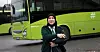 BUSSJÅFØR: Når Hamideh Rezaii parkerer bussen går tankene hennes ofte til barna i Kabul. – De er Afghanistans framtid og skal ikke være på gata. De skal sitte på skolebenken, sier hun.