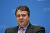 Næringsminister og SPD-leder Sigmar Gabriel vil ikke la hensynet til sysselsetting styre politikken når det gjelder eksport av våpen.