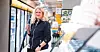 Jana Walzer jobber ufrivillig deltid som renholder for ISS i Steinkjer. Hun vil helst ha heltidsstilling, men tror ikke den nye regelen om heltid i arbeidsmiljøloven kan hjelpe henne til å få det.