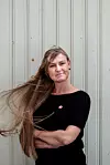 – Det er naturlig for meg som sosialarbeider og også være politisk aktiv. Det er politikk og sosialfag i alt vi gjør. Det handler om å forstå og ønske en endring i samfunnet, sier Grete Wold.