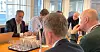 Samferdselsminister Jon-Ivar Nygård i møte med arbeidstaker og arbeidsgiverorganisasjoner innenfor bussbransjen om kollisjonssikkerhet i busser. Med ryggen til sitter administrerende direktør i NHO Transport, Jon H. Stordrange og forbundssekretær i Fellesforbundet, Dag-Einar Sivertsen.