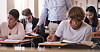 Skoleeiere og skoleledere liker ikke at lærerne jobber 43,5 timer per uke. Nå vil de heller spre tiden utover.