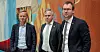 Høyres Helge Orten (t.v.), Venstres Alfred Bjørlo (i midten) og KrFs Kjell Ingolf Ropstad møter pressen i Stortingets vandrehall i forbindelse med bruddet i forhandlingene om havbruksskatten.