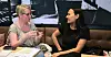 Seher Aydar (t.h.), stortingsrepresentant for Rødt, ble sterkt berørt av ME-syke Jane Solheims historie, da de møttes i Drammen i mai.