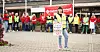 «Lønnsløft nå!» står det på plakaten til Marit Dahl Andersen som står sammen med resten av de 20 medlemmene av Skolenes landsforbund som i dag gikk ut i streik i Bodø.