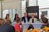Fra «Clean desk»-debatten under Arendalsuka med Gro Beate Vige (fra venstre), Merete Kvidal, Harald Nikolaisen, Mari Skogland, Knut Inge Fostervold og debattleder Ola Magnussen Rydje fra Dagbladet.
