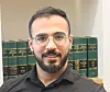 ADVOKAT: Mahdi Kabha har tatt noen vanskelige valg for å kunne lykkes med sitt yrkesvalg. Han tror arabisk ungdom sliter med traumer som går tilbake til etableringen av staten Israel.