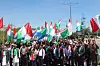 TIL GATENE: Afghanske, organiserte arbeidsfolk tar til gatene. Nå kan aktivister som disse være truet.