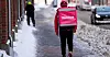 Foodora-syklister i flere byer og tettsteder må levere mat til fots på grunn av snøkaoset på Østlandet.
