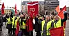 STREIK: Fredag i forrige uke holdt de streikende fanemarkering på Youngstorget i Oslo.