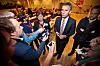 Jens Stoltenberg skapte debatt på Kartellkonferansen. Her står han sammen med LO-leder Gerd Kristiansen