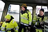 UVANLIG VINTER: Brukte skinner fraktes fra Loenga. Lærling Andre Hogseth (fra venstre) og banemontørene Dag Stian Dalen og Kjell Inge Sjöström.