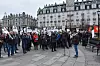STØTTEMARKERING: LO-leder i Oslo, Roy Pedersen, ledet støttemarkeringen for Ramunas Gudas utenfor Stortinget onsdag. Tillitsvalgte og støttespillere fra flere fagforbund fulgte markeringen.