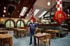 Som gammel båtbygger, liker Vardøen å bygge og innrede restaurantene selv.