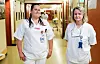 VIL IKKE FLYTTE: På Elverum sykehus har de mellom 800 og 900 fødsler i året. Verken barnepleier Ann Silje Torpen Sæther (t.v.) eller jordmor Liv Jane Nysveen vil bli med på flyttelasset om fødeavdelingen flyttes til Moelv.