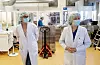 UTÅLMODIGE: Klubbleder Bodil Hanssen (t.h.) og nestleder Christin Carlsson Langdalen i Curida ønsker seg mer legemiddelproduksjon i Norge. - Nå burde vi har lært, synes jeg. Det kan komme flere pandemier, sier Langdalen.