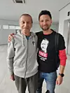 FRI MANN: Far og sønn Yarashuk er endelig gjenforent, her i Vilnius i Litauen.