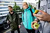 GAMLE KJENTE: Sosionom Cathrine Sundal Jacobsen og «Jonny» har kjent hverandre i flere år. Nå er hun på patrulje med Anders Kildal-Mathisen (bak).