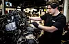 Ole Magnar Søyseth må skifte motor på en dieselbil etter et registerreim-havari. Det er beregnet å ta fire fulle arbeidsdager.