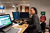 STILLE: Kun ett av de tre Scandic-hotellene i Nordkapp kommune har vært i drift i sommer. Resepsjonist Sonia Idalina Marmelo har aldri opplevd en så rolig sommer i Honningsvåg på de 24 årene hun har bodd i byen.