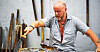 Glassblåser Bjørn Olav Rønhovde ved Magnor Glassverk er blant dem som omfattes av forhandlingene på overenskomsten for glass- og keramisk industri mellom Industri Energi og Norsk Industri.
