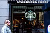 Ansatte i Starbucks forhandler om kjedens første tariffavtale. Men fortsatt er de fleste arbeiderne og kafeene ikke fagorganisert.