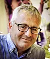 ANTIBAKTERIELT: – Ull er et antibakterielt materiale som egner seg godt til å stoppe bakterier og virus, sier Arne Fonneland, administrerende direktør