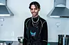 Mussie Deme (18) har sjefskokken Gordon Ramsey som forbilde. Han er elev ved tilrettelagt opplæring og drømmer om å jobbe på Michelin-restaurant.