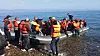 HELLAS: Aud Lisbeth Lillebostad var saman andre norske frivillige på øya Lesvos i 2015. Ho fortel at på eit døgn kom det så mange overfylte båtar at ho mista tellinga.
