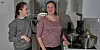 UKRAINA: Dotter Maria og mor Oksana har kome frå vest i Ukraina til Aukra i Møre og Romsdal. Oksana har aldri fiska før og står over kjelen med supa frå den første fisken ho har fanga i sitt liv: -Det er veldig stille, roleg og mykje natur her, fortel landmålaren.
