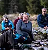 – Naturen er et fantastisk rom. Det er bare å bruke den, sier Birgitte Bjerkås. Hun er glad for at Lierne kommune satser på utendørsterapi.