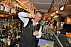 Micke Andersson på baren Undserbar frykter for inntektene når tips-pengene skal skattlegges,