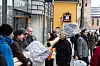 På vei til Stortinget, stoppa flere innom Riksmeklerens kontor, der streikende barnehageansatte i mekling fikk støtte.
