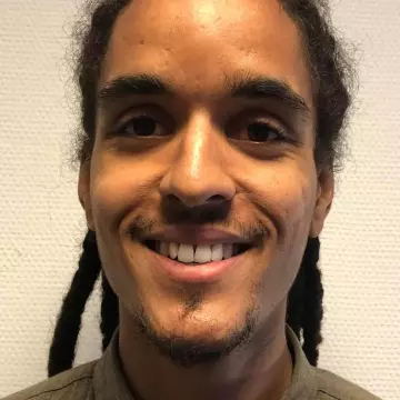 medlem av Norsk Folkehjelp Solidaritetsungdom