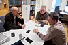 GÅR TIL SAK: Joachim Garis legger fram fakta for NSFs Terje Hernes Pettersen og Jan Erik Lundby, som skal forberede saken mot rederiene.