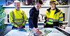 Prosjektleder Thomas Bakke (midten) er fornøyd med grønt lys fra byrådet. Her flankert av klubbleder Egil Dahl (til venstre og tømrer Håkon Straume.