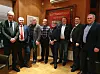 25 årsjubilantene: Fra venstre Roger Pilskog, regionleder LO Vestland med 25-årsjubilantene Rune Borgund, Halvor Høyland, Bjarne Trondsen, Svein Aarvik, Geir Gjestad og Ingvald Arne Meland. Til høyre, Atle Rasmussen leder i fagforeningen.